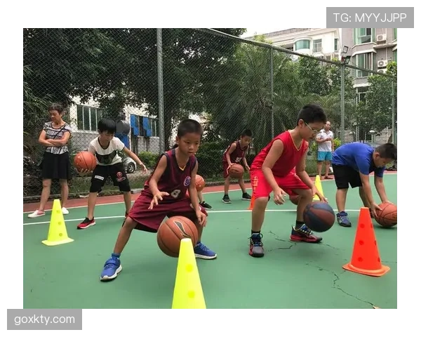 一文讲透运球变向规则：区分合法与翻腕的关键