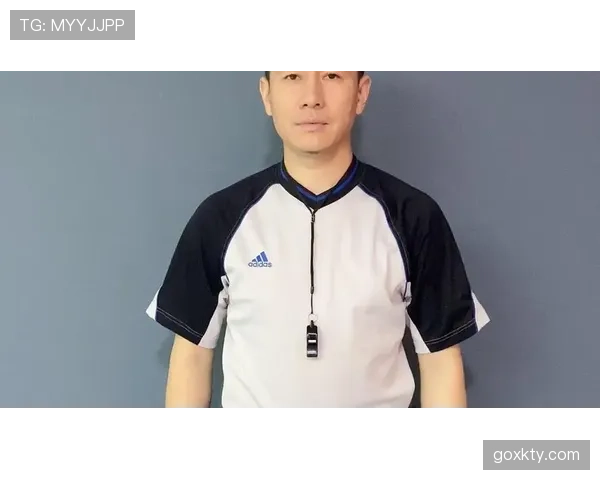 掌握手部接触判定标准，裁判如何区别犯规与正常对抗