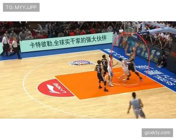 篮球判罚优先级规则详解：如何正确界定犯规与违例？